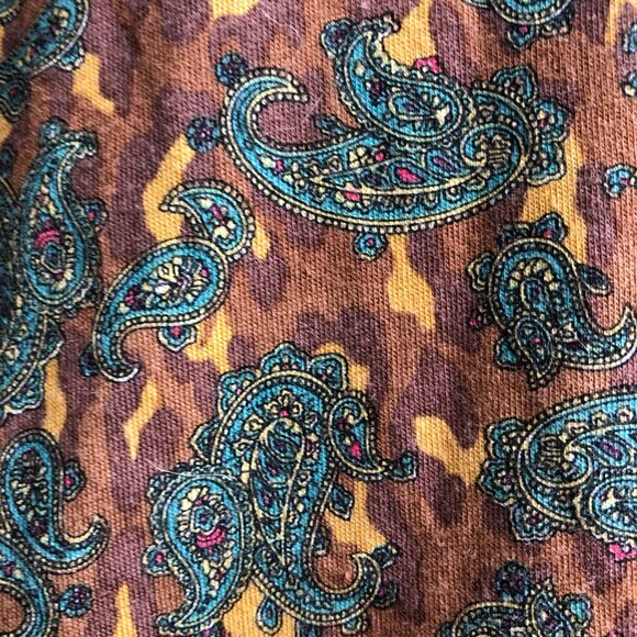 French Paisley Print Mock Neck || Patterned Top - Picture 4 of 10